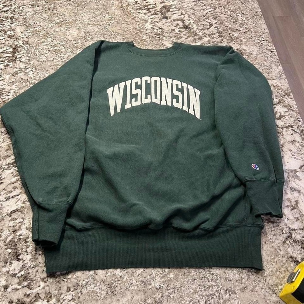 Vintage 1990s Wisconsin badgers champion reverse weave sweatshirt  Size 2XL